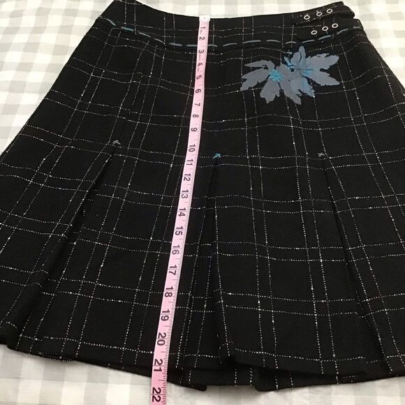 TRISTAN wool blend plaid collegiate pleated skirt black blue floral in small - Picture 11 of 15